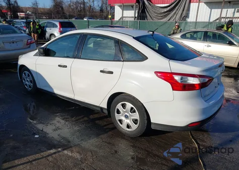 2014 Ford Focus S z USA, uszkodzony, nr VIN 1FADP3E28EL124506